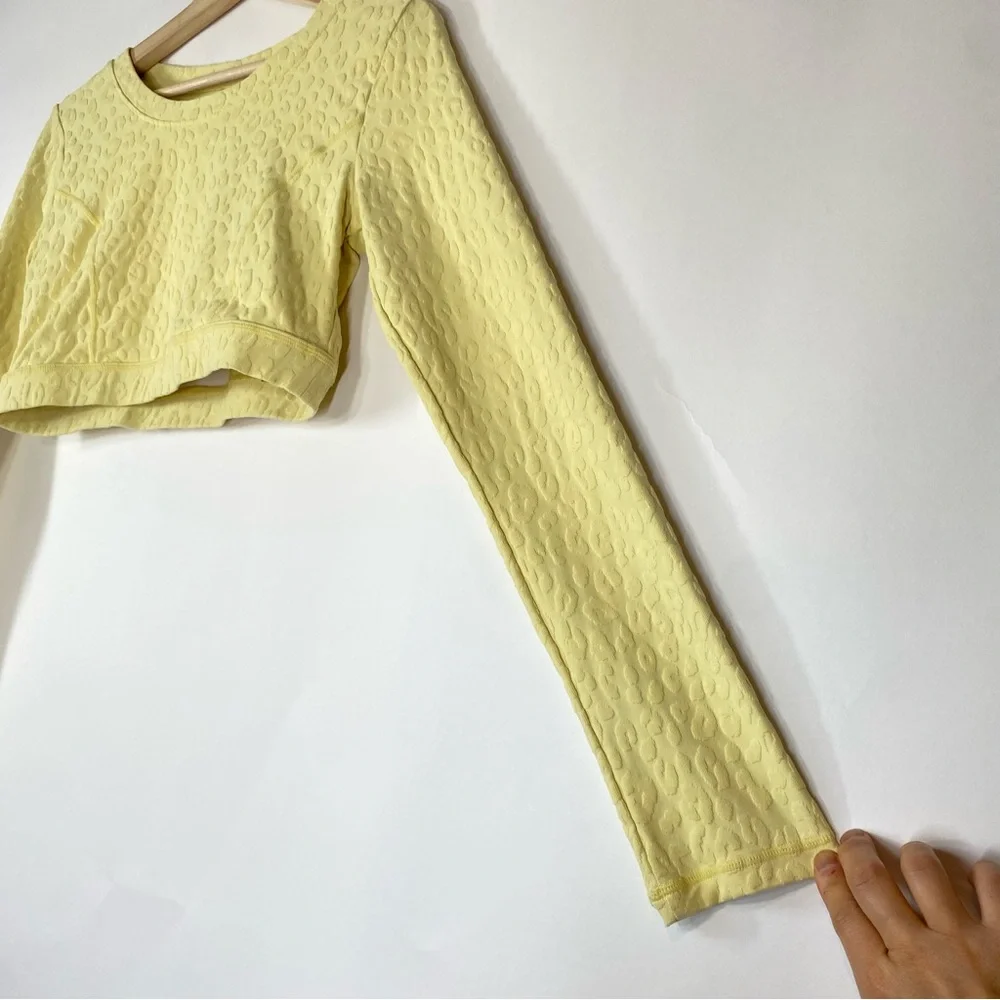 Mono B Butter Yellow Leopard Jacquard Long Sleeve Workout Crop Top Size L